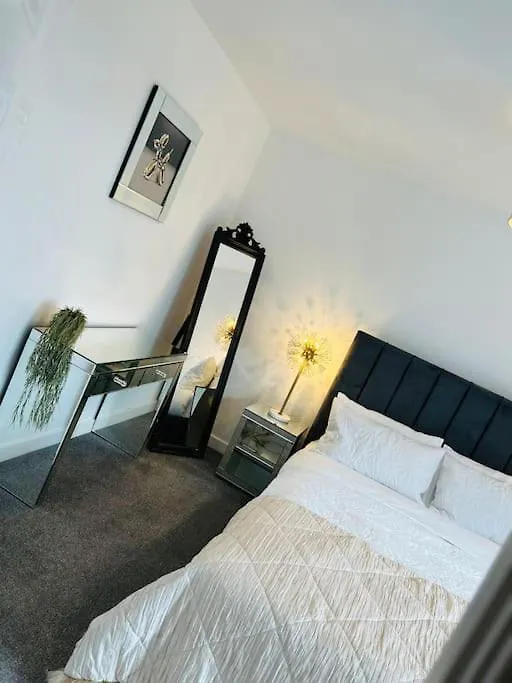 Luxury Home 2Bed City Centre Cardiff 0*,  Velká Británie